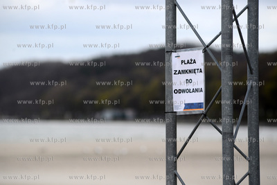 Gdynia w czasie epidemii koronawirusa COVID-19. Zamkniete...