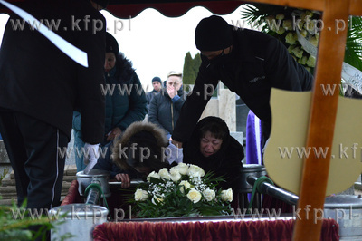 Bytów. Pogrzeb Joanny, 25-latki, która zginęła...