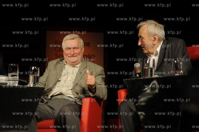 Gdansk, dawna hala Stoczni Gdanskiej, debata pt "Ekonomia...