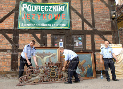 Pozar kosciola sw. Katarzyny w Gdansku. Straz miejska...