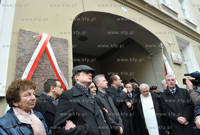 Odsloniecie tablicy pamiatkowej poswieconej pamieci...