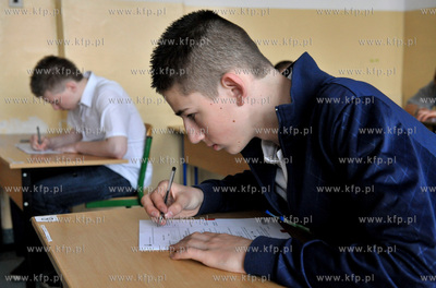 Egzamin klas trzecich z zakresu przedmiotow humanistycznych...