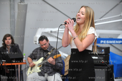 Zespol Szkol Ogolnoksztalcacych nr6, przy ul. Glebokiej...