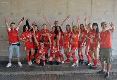 Gdansk. Mecz towarzyski Polska - Niemcy. Nz. hosttesy...