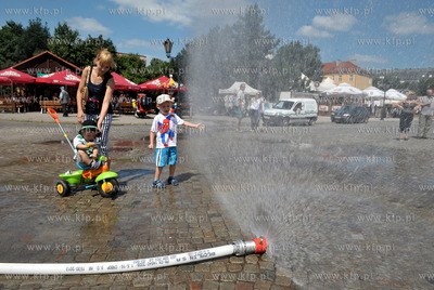 Na Targu Weglowym Gdanska Infrastruktura Wodociagowa...