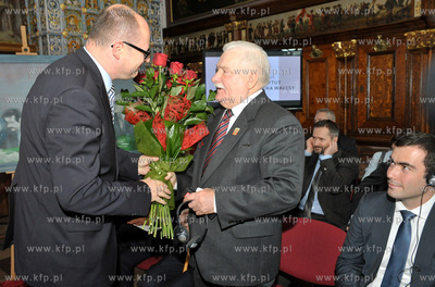 70 urodziny Lecha Walesy. Uroczysta gala wreczenia...