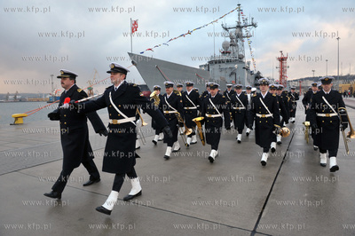 Port Wojenny w Gdyni Oksywie.Uroczystosc przekazania...