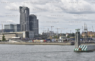 Gdynia. Parada morska i lotnicza z okazji Świta Marynarki...