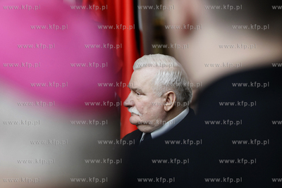 Gdansk. W Dworze Artusa zostala wystawiona ksiega Kondolencyjna....