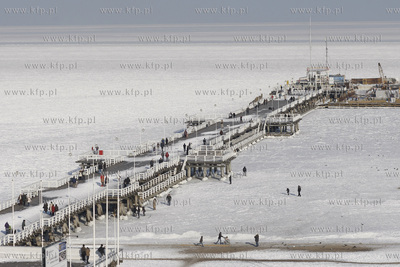 Sopot. Zamarznieta Zatoka Gdanska.
23.02.2011
fot....