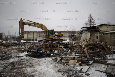 Gdansk. Rozbiorka bylych magazynow przy ul Hynka polozonych...