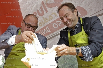 XI Gdanskie Swieto Pieroga na Targu Weglowym. Zawody...