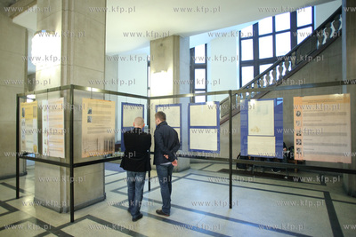 Wystawa 200 Lat Geometrii Wykreslnej, ktora mozna ogladac...