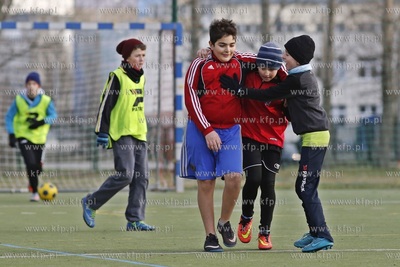 Gdansk Zaspa. Pilkarski turniej dzikich druzyn Do przerwy...