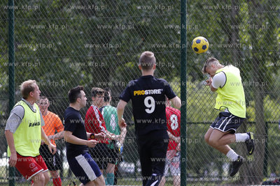 Gdansk Zaspa. Pilkarski turniej dzikich druzyn Do przerwy...
