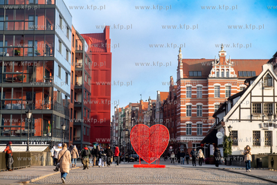 Walentynkowe serce na Zielonym Moście w Gdańsku....