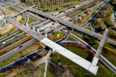 Kładka na Zaspie, łacząca Młyniec i Rozstaje, wznosząca...