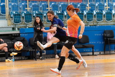 Hala 100-lecia w Sopocie.  Turniej piłki nożnej kobiet...