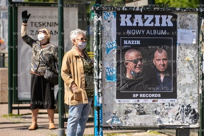 Gdańsk, Przystanek Tramwajowy Hucisko. Nz. Plakat...