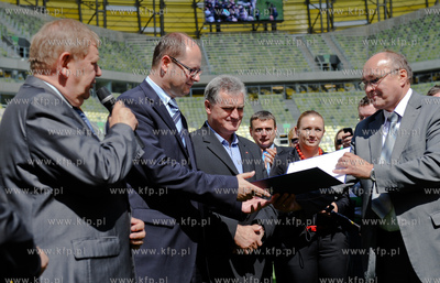 Gdansk. PGE Arena. Uroczyste wreczenie pozwolenia na...