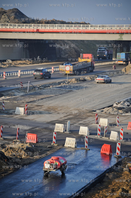 Gdansk. Budowa wezla drogowego Karczemki i trasy WZ....