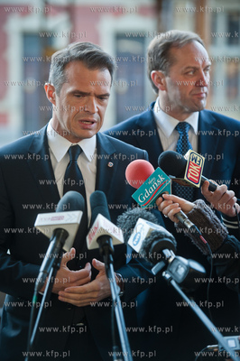 Gdansk. Peron Dworca Glownego PKP. Briefing  prasowy...