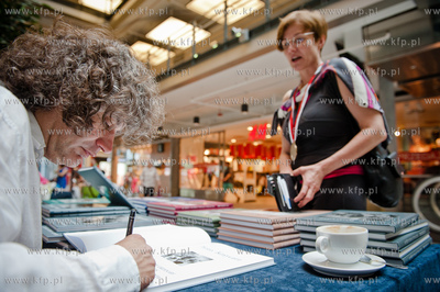 Gdansk. CH Manhattan. Promocja angielskiej wersji albumu...
