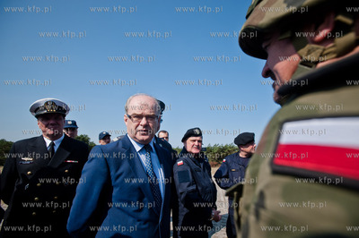 Poligon wojskowy w Ustce. Odbior sprzetu oraz podpisanie...