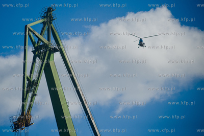 Stocznia Gdanska. Przekazanie wylaczonego z uzytku...