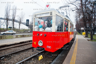 Gdansk. Walentynkowy tramwaj Konstal N z 1952 roku.
14.02.2014
fot....