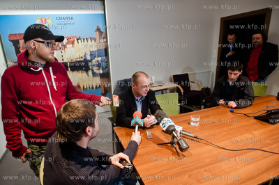 Urzad Miasta Gdanska. Briefing prasowy Macieja Lisickiego...