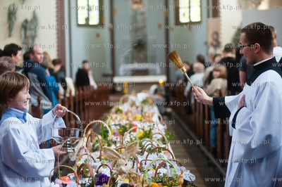 Gdansk. Wielka Sobota. Swiecenie potraw Wielkanocnych...