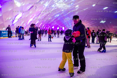 Lodowisko Miejskie w Gdansku. Walentynki w stylu Retro,...