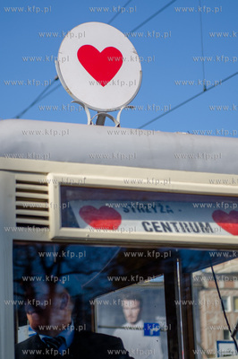 Gdansk. Dzien kobiet w zabytkowym tramwaju 105 N z...