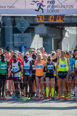 Plac Dwoch Miast. PKO Polmaraton Sopot 2015.
02.05.2015
fot....