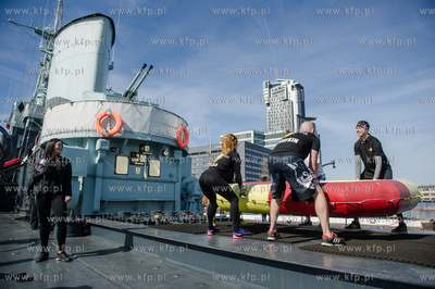 Gdynia. Morderczy trening przygotowujacy do zawodow...