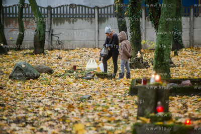 Gdańsk. Dzień Wszystkich Świętych. Nz były Cmentarz...