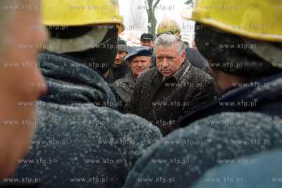 Czwarty dzien strajku w Stoczni Gdynia S.A. Do stoczniowcow...