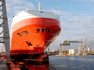 TAIPAN - RO-RO samochodowiec wybudowany w Stoczni Gdynia...