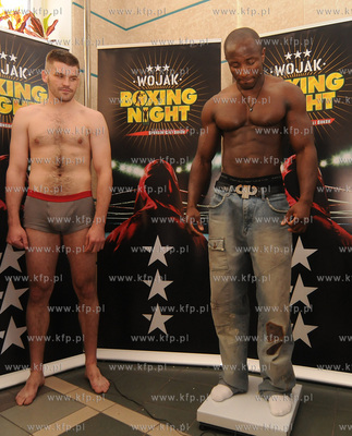 Urzad Miasta Gdyni. Konferencja prasowa i wazenie zawodnikow...