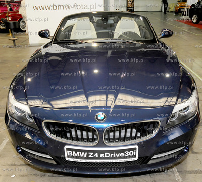 Trojmiejskie Targi Motoryzacyjne w hali wystawienniczej...