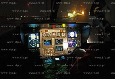 Gdansk, Rebiechowo. Nz. Nocne loty szkolne na nowym...