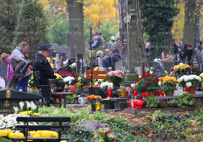 Wszytich Swietych. Cmentarz garnizonowy w Gdansku.
01.11.2010
fot....