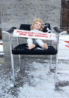 Nowy Rok z zyczeniem "POSTULUJE, ZEBY CHINCZYCY DROGI...