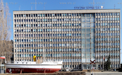 Stocznia Gdynia S.A. NA terenie zakladu dziala obecnie...