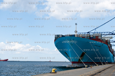 Gdansk. Eleonora Maersk, jeden z najwiekszych kontenerowcow...