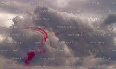 Festyn lotniczy z okazji 100-lecia lotnictwa w Elblagu....