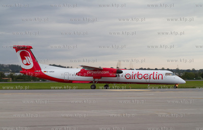 Gdansk, Rebiechowo. Nz. Dash Q400 Air Berlin. 12.09.2012...