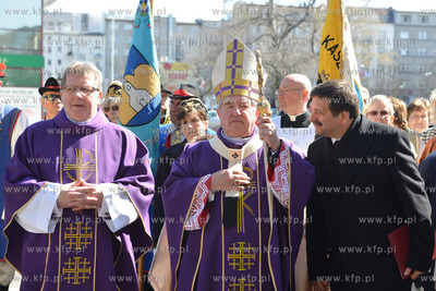 Gdynia. Msza swieta i uroczystosc podpisania aktu erekcyjnego...