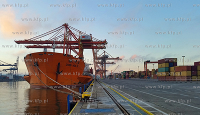 Nowe suwnice dla Baltyckiego Terminalu Kontenerowego...